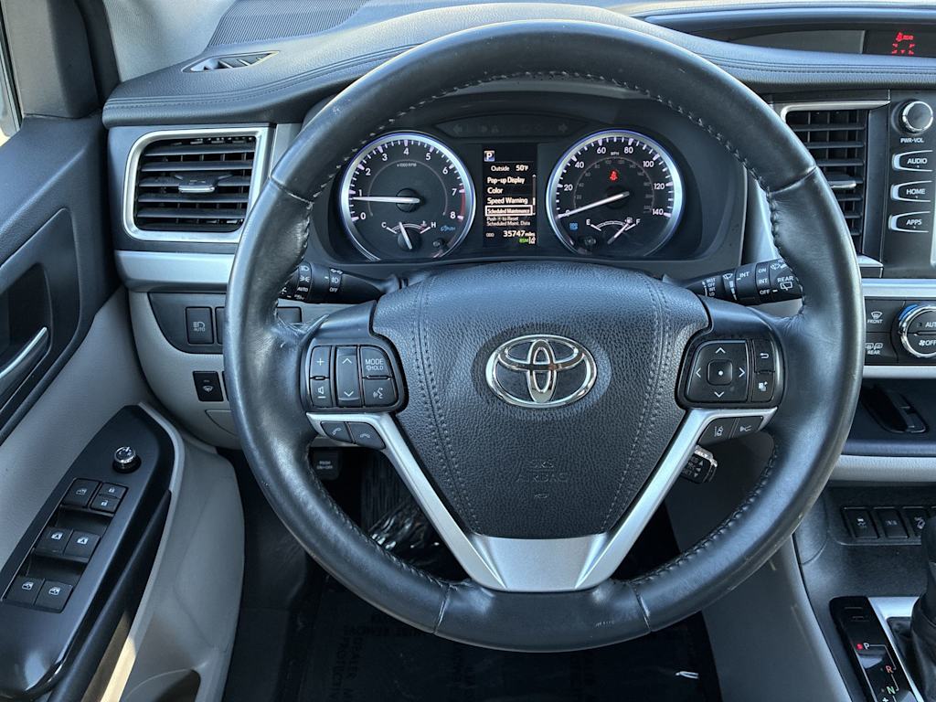 Thumbnail: 2019 Toyota Highlander - 2