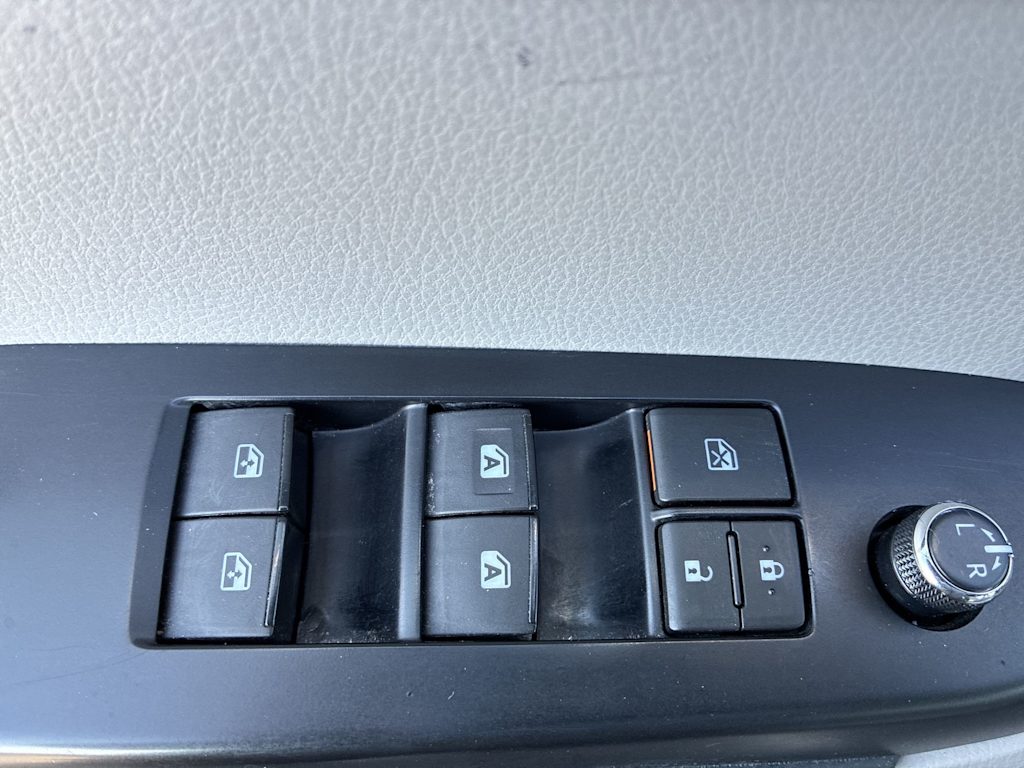 Thumbnail: 2019 Toyota Highlander - 25