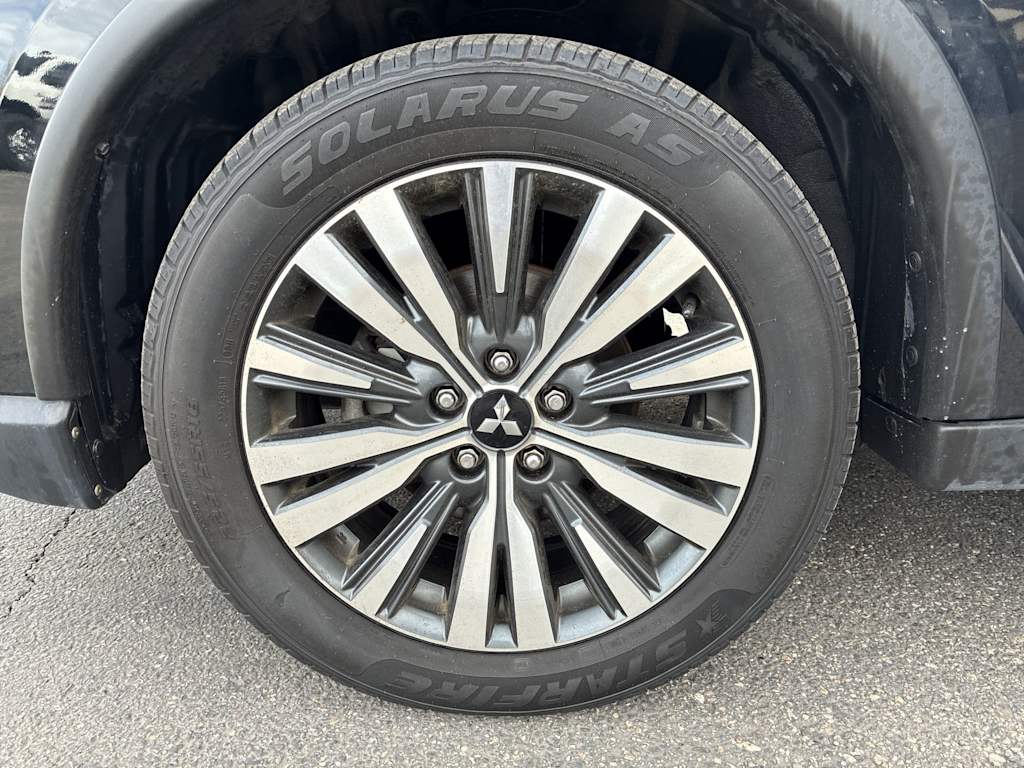 Thumbnail: 2020 Mitsubishi Outlander - 7