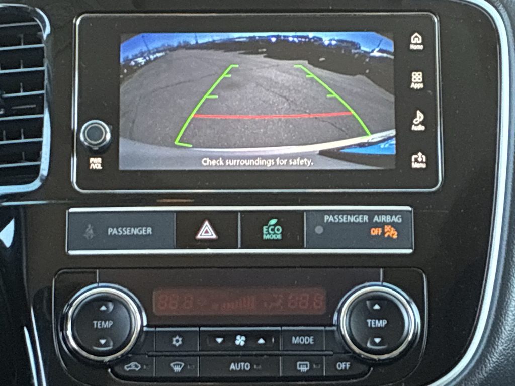 Thumbnail: 2019 Mitsubishi Outlander - 24