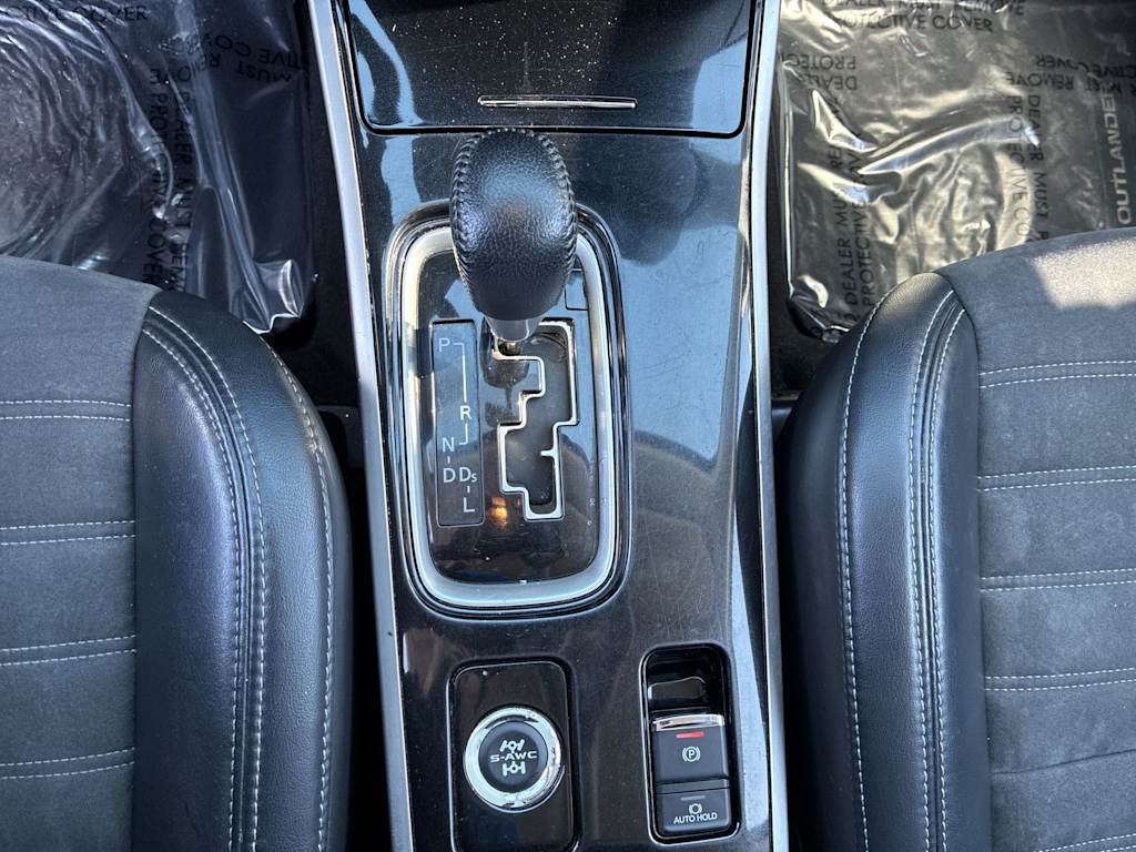 Thumbnail: 2019 Mitsubishi Outlander - 22