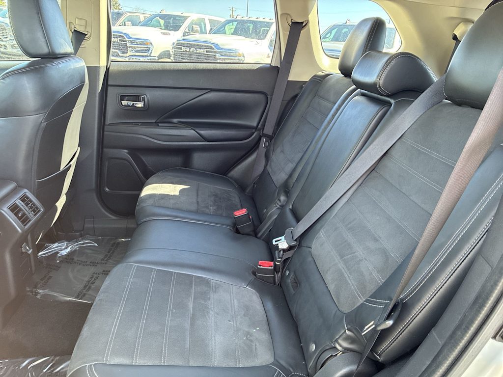 Thumbnail: 2019 Mitsubishi Outlander - 11