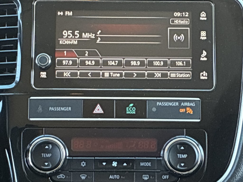Thumbnail: 2019 Mitsubishi Outlander - 12
