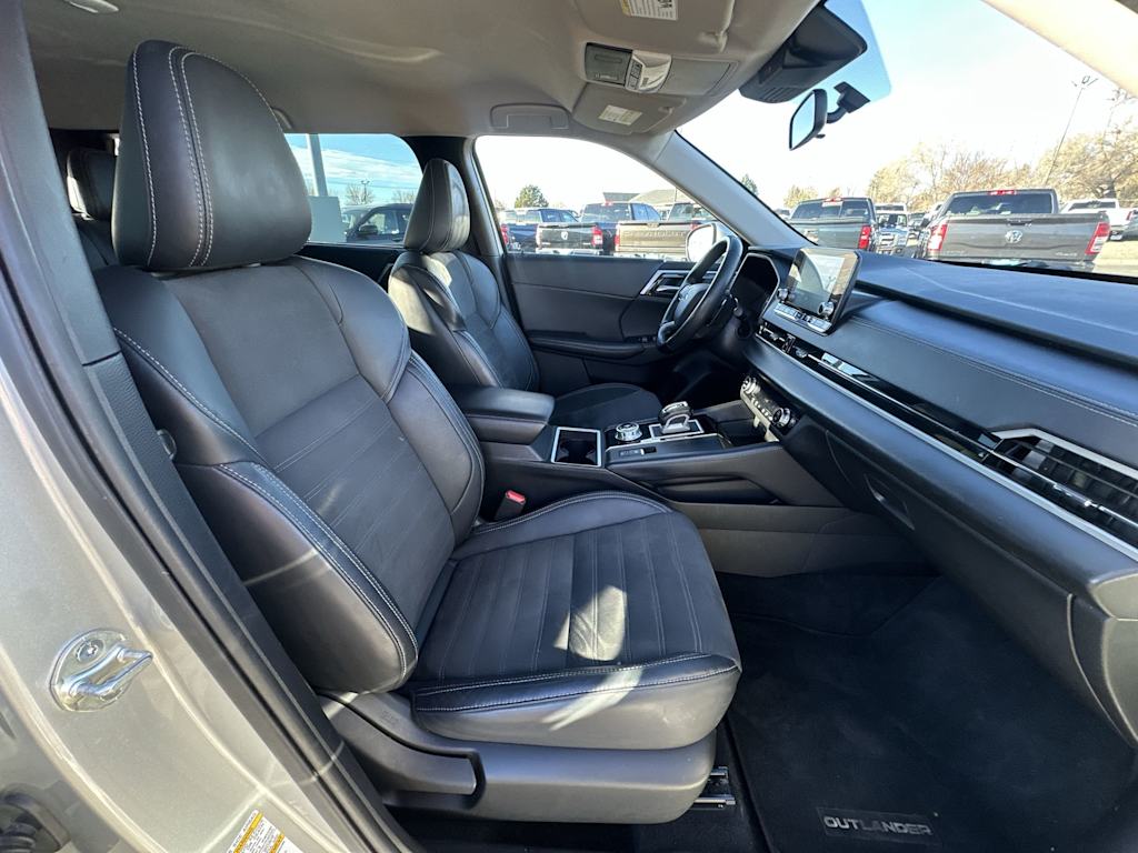 Thumbnail: 2023 Mitsubishi Outlander - 7