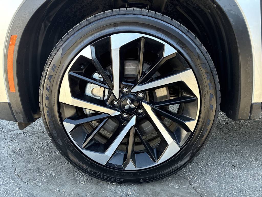 Thumbnail: 2022 Mitsubishi Outlander - 7