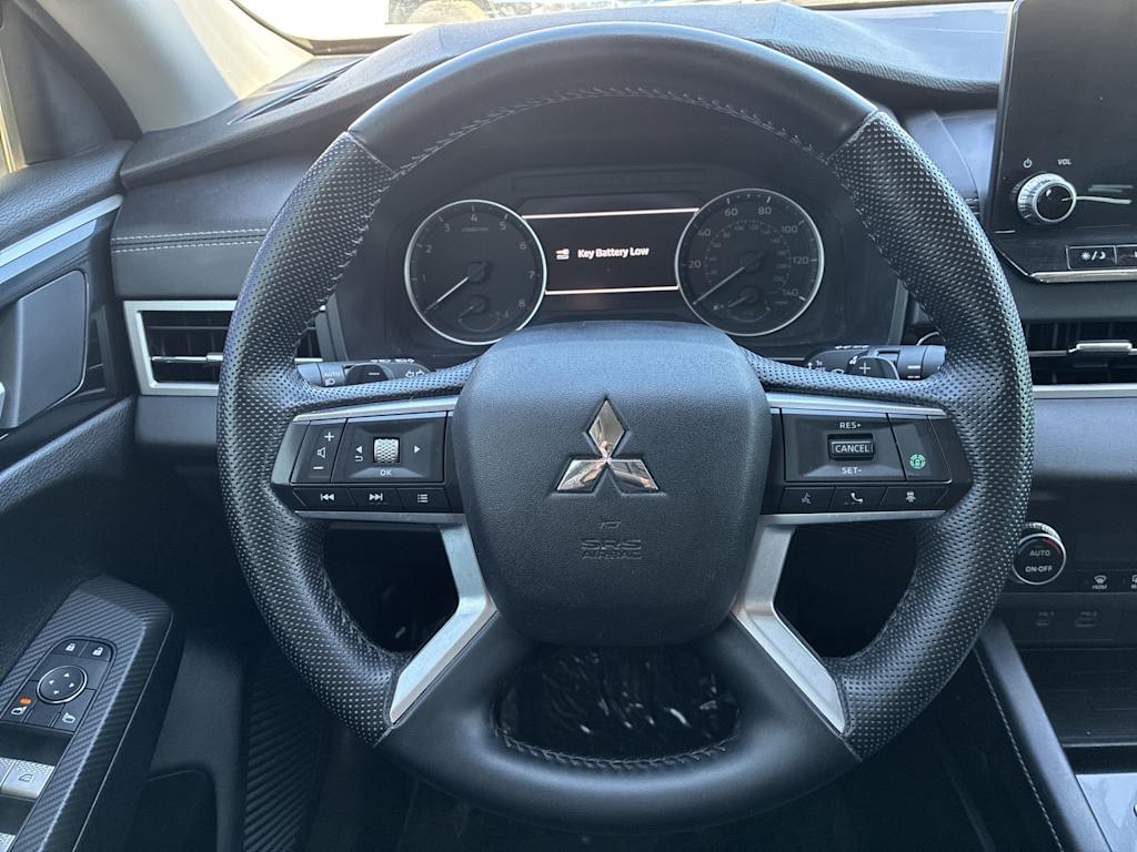 Thumbnail: 2022 Mitsubishi Outlander - 2