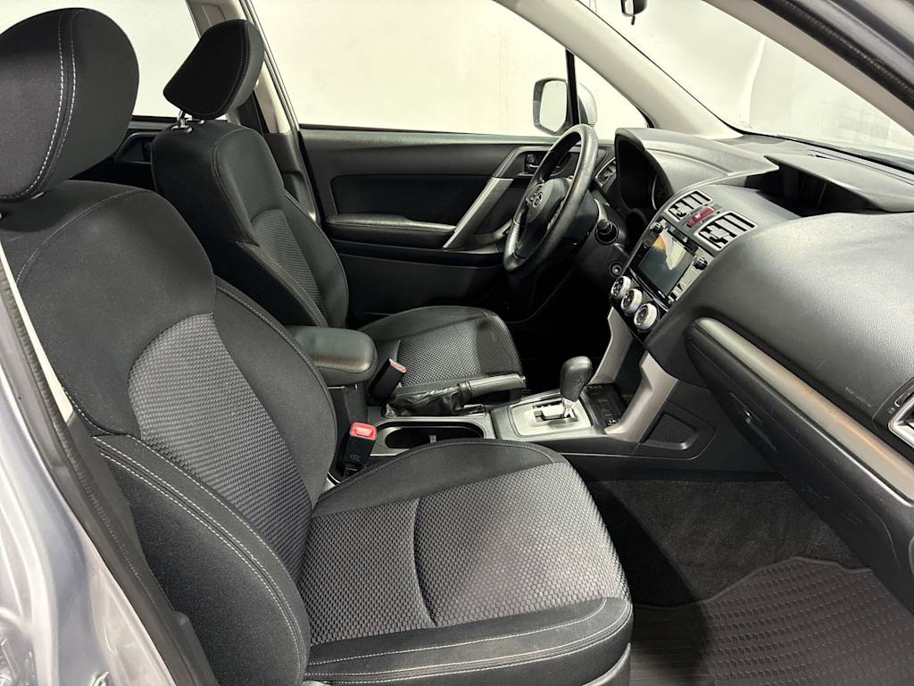 Thumbnail: 2016 Subaru Forester - 10