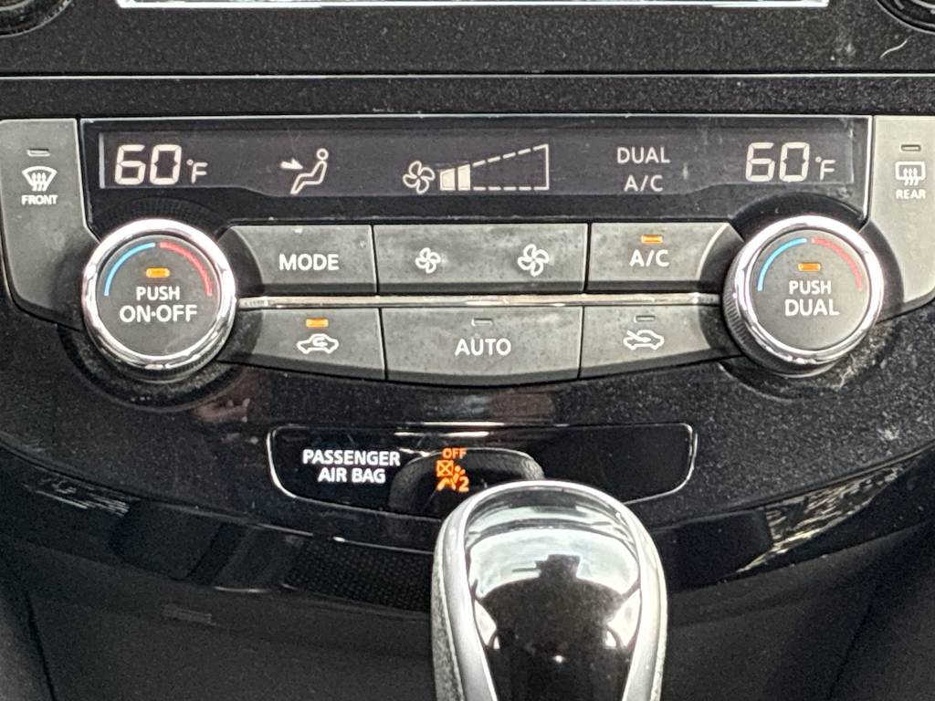 Thumbnail: 2021 Nissan Rogue Sport - 21