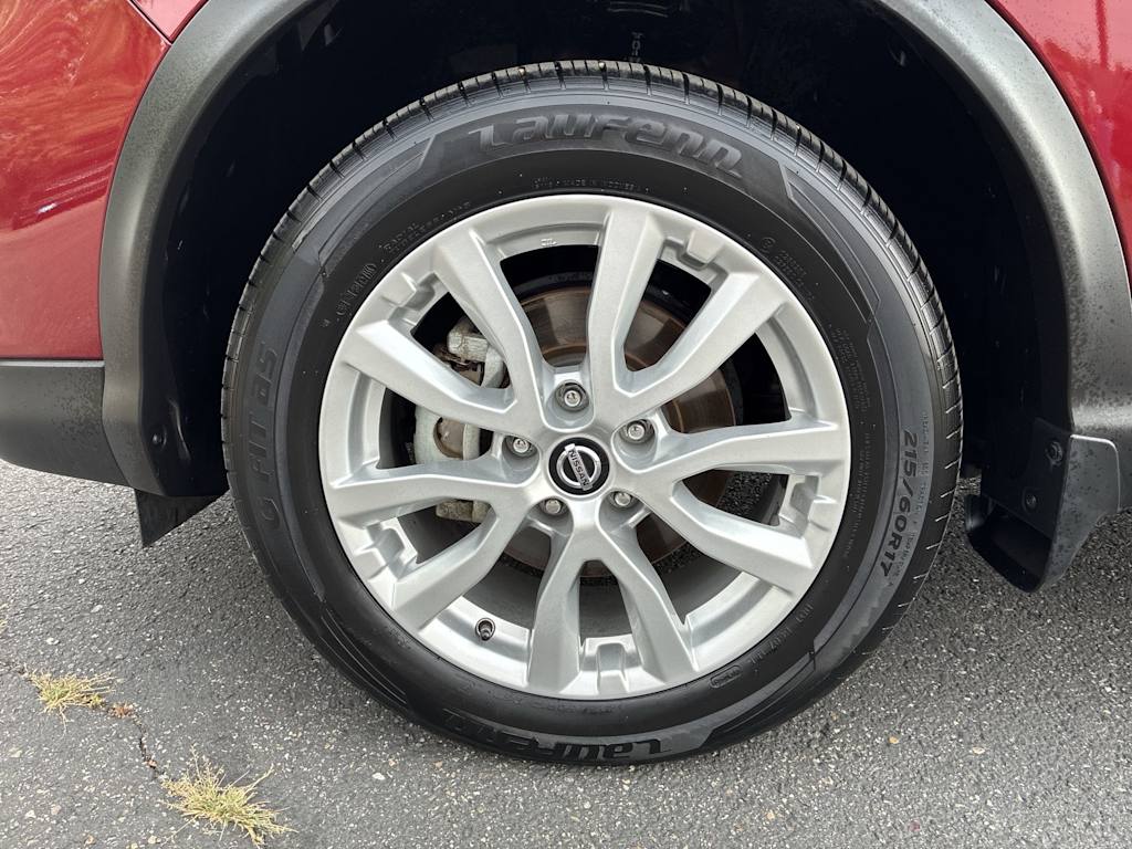 Thumbnail: 2021 Nissan Rogue Sport - 6