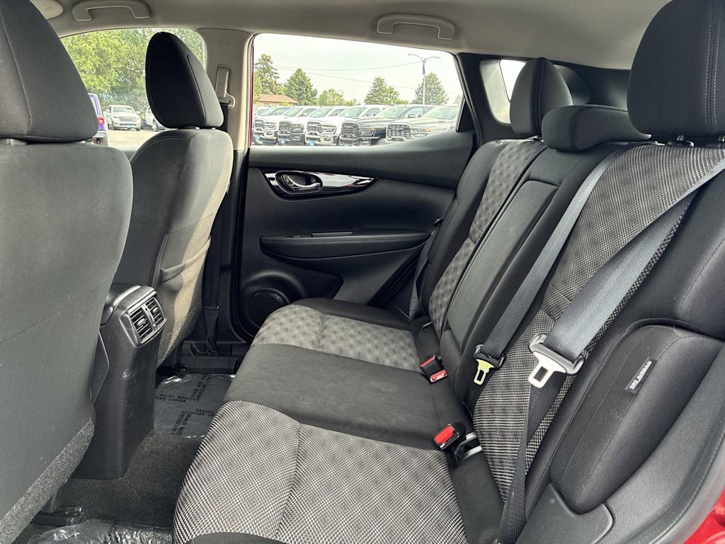 Thumbnail: 2021 Nissan Rogue Sport - 9