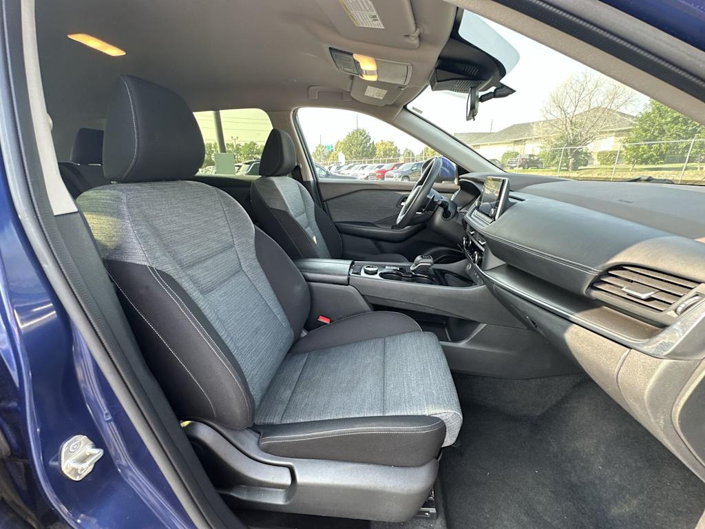 Thumbnail: 2023 Nissan Rogue - 9