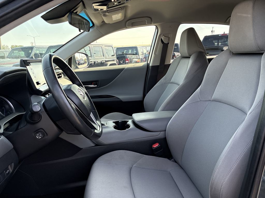 Thumbnail: 2021 Toyota Venza - 9