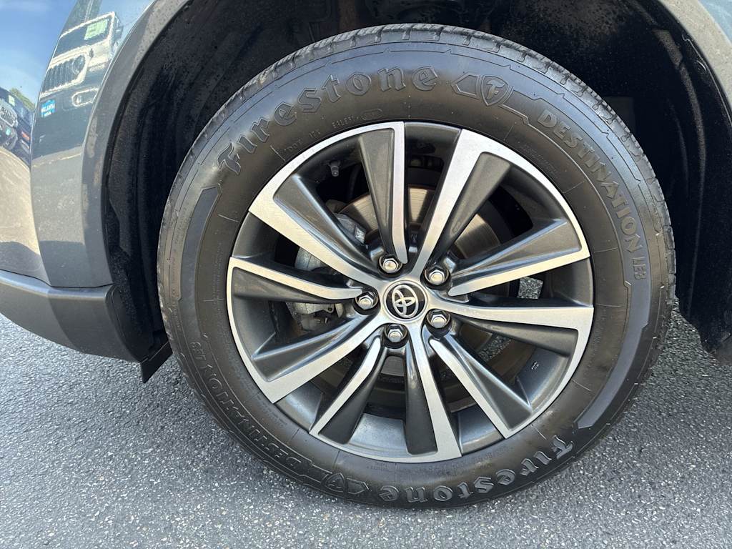 Thumbnail: 2021 Toyota Venza - 7