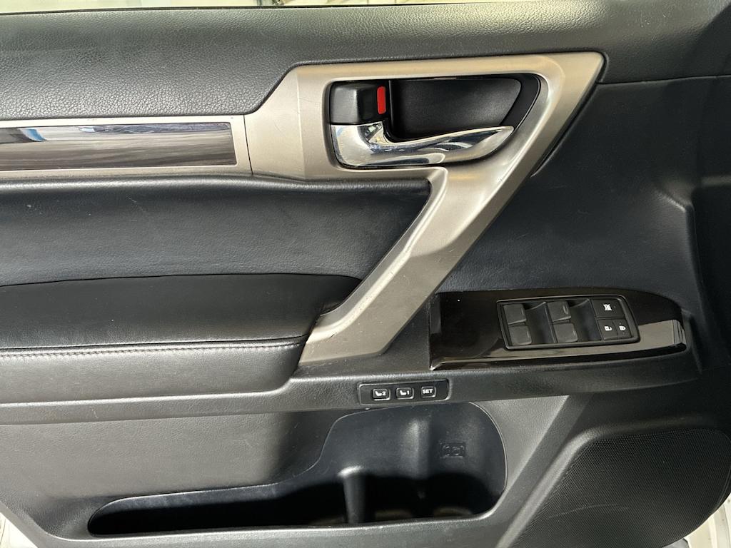 Thumbnail: 2017 Lexus GX - 21