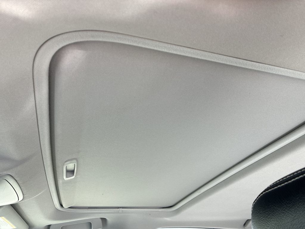 Thumbnail: 2017 Toyota RAV4 - 22