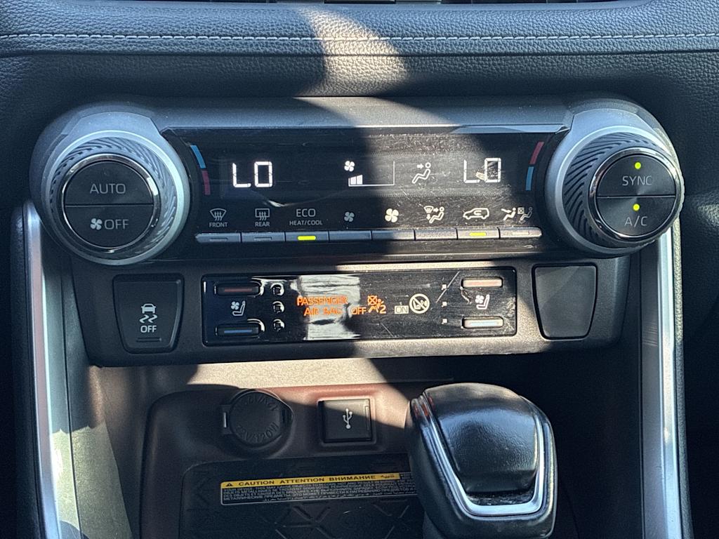 Thumbnail: 2020 Toyota RAV4 - 21
