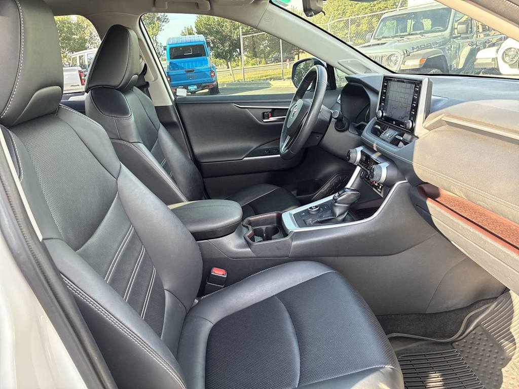Thumbnail: 2020 Toyota RAV4 - 9