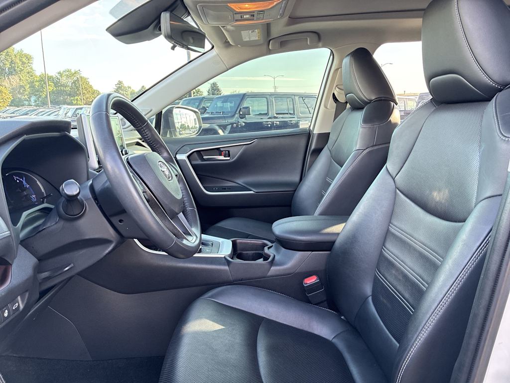 Thumbnail: 2020 Toyota RAV4 - 8