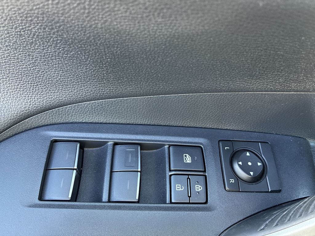 Thumbnail: 2023 Toyota RAV4 - 21