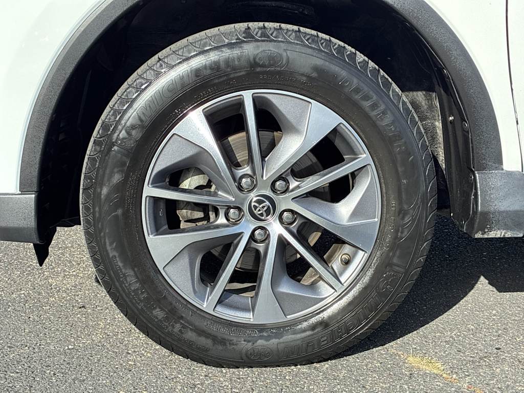Thumbnail: 2018 Toyota RAV4 - 7
