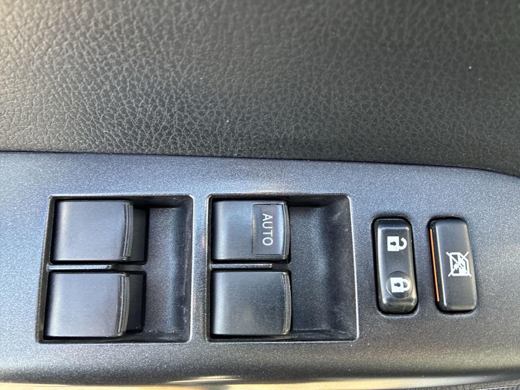 Thumbnail: 2018 Toyota RAV4 - 20