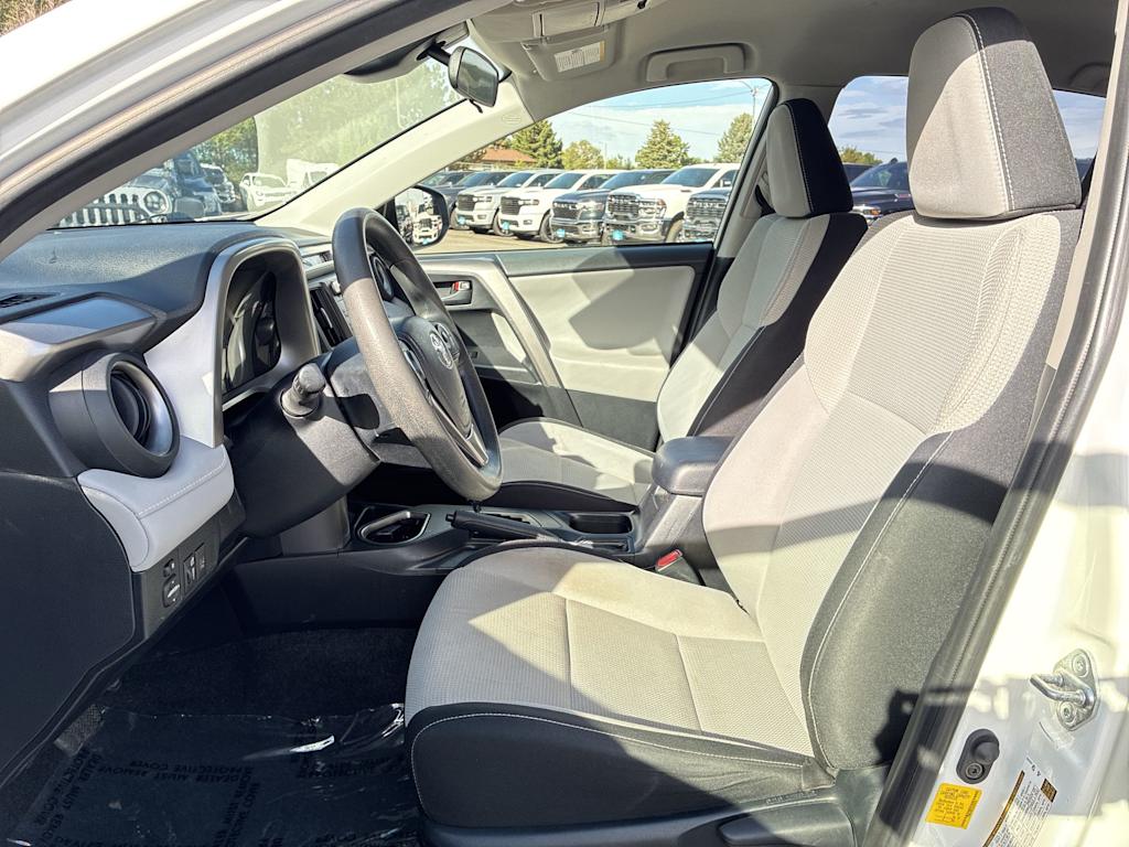 Thumbnail: 2018 Toyota RAV4 - 8