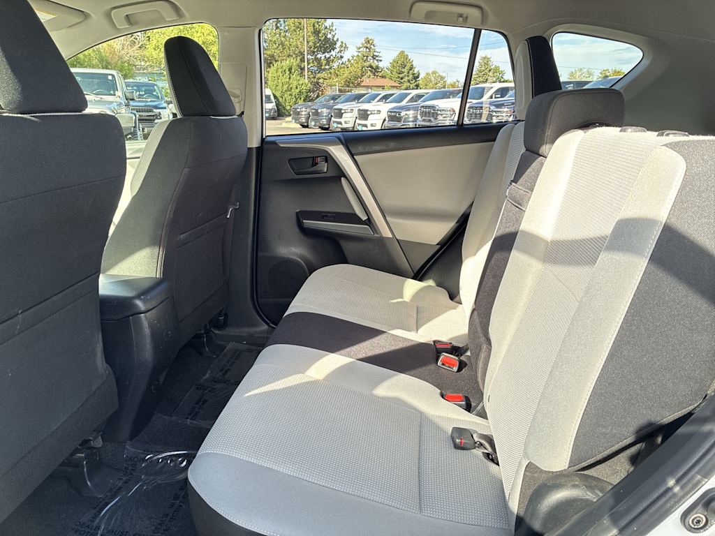 Thumbnail: 2018 Toyota RAV4 - 10