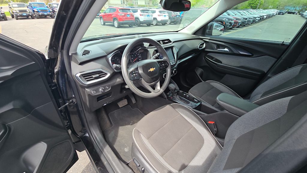 Thumbnail: 2022 Chevrolet TrailBlazer - 3
