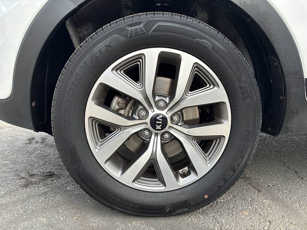 Thumbnail: 2015 Kia Sportage - 7