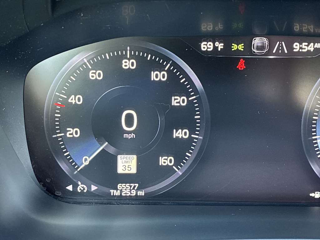 Thumbnail: 2019 Volvo XC60 - 13