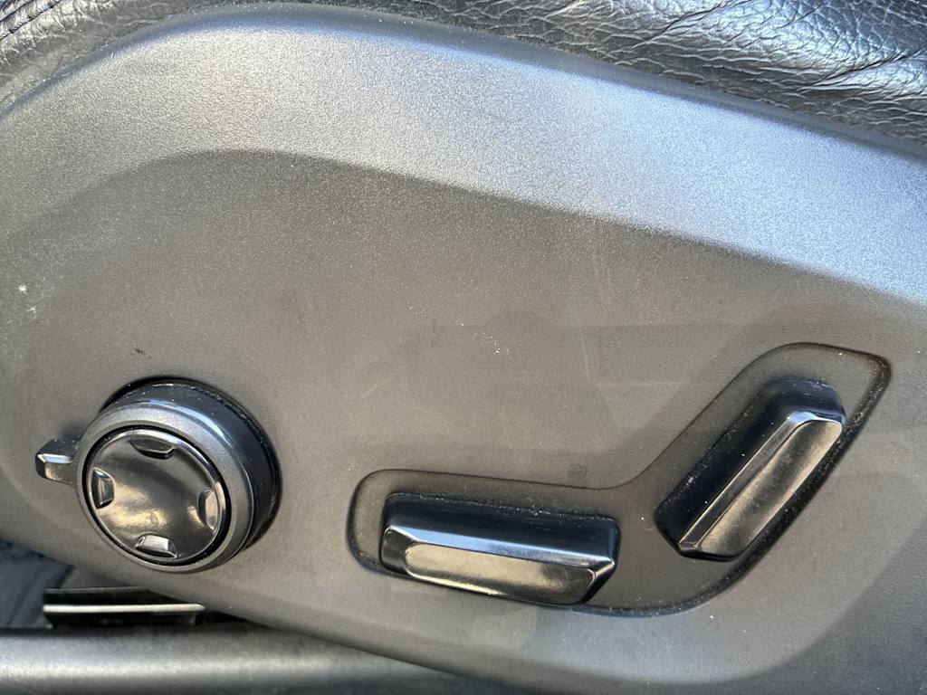 Thumbnail: 2019 Volvo XC60 - 19