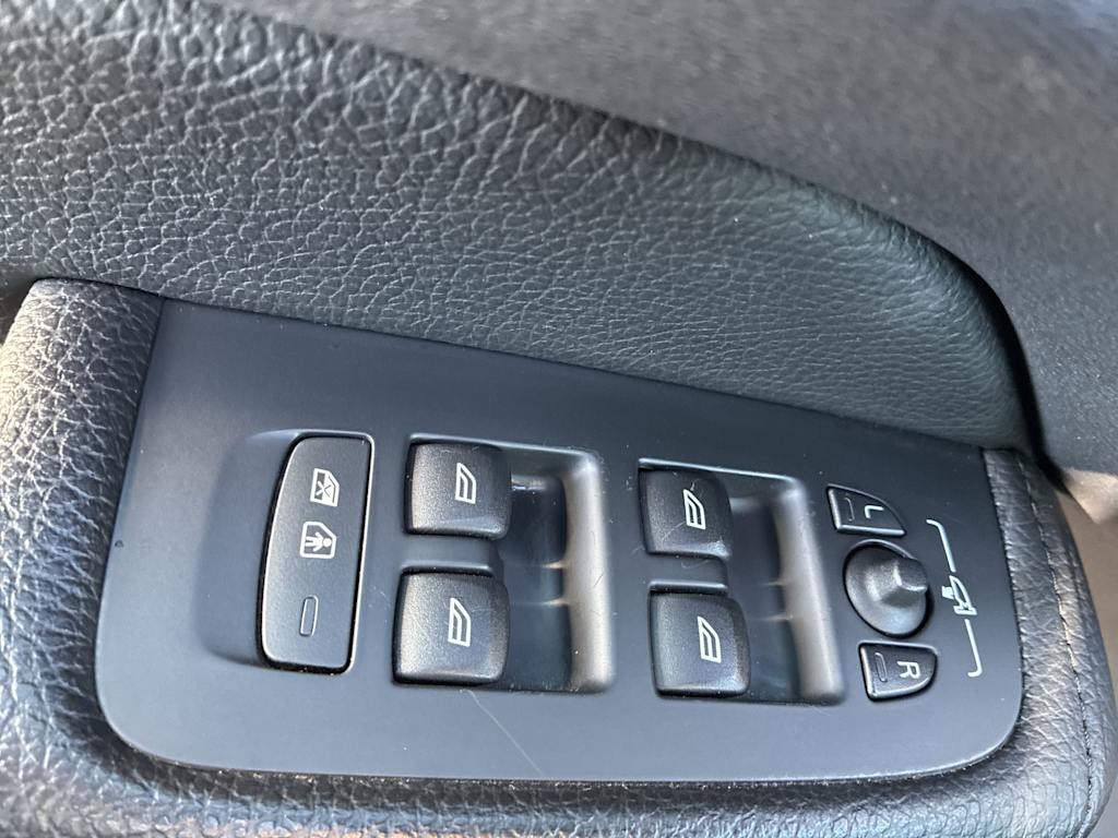 Thumbnail: 2019 Volvo XC60 - 20