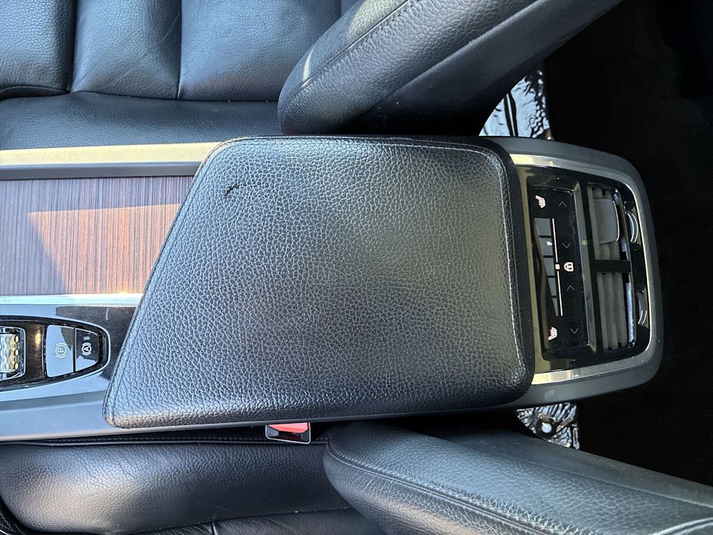 Thumbnail: 2019 Volvo XC60 - 24