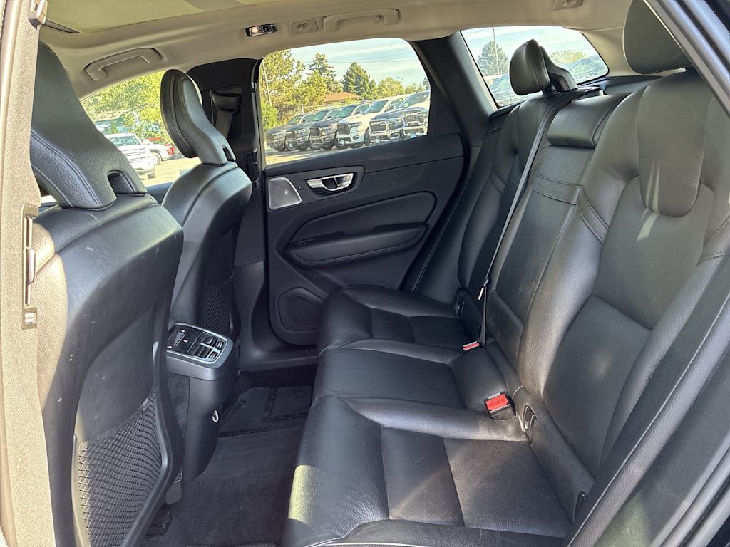 Thumbnail: 2019 Volvo XC60 - 10