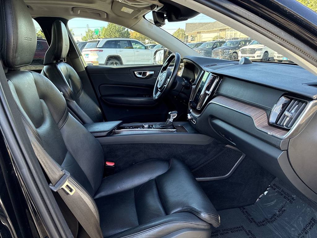 Thumbnail: 2019 Volvo XC60 - 9