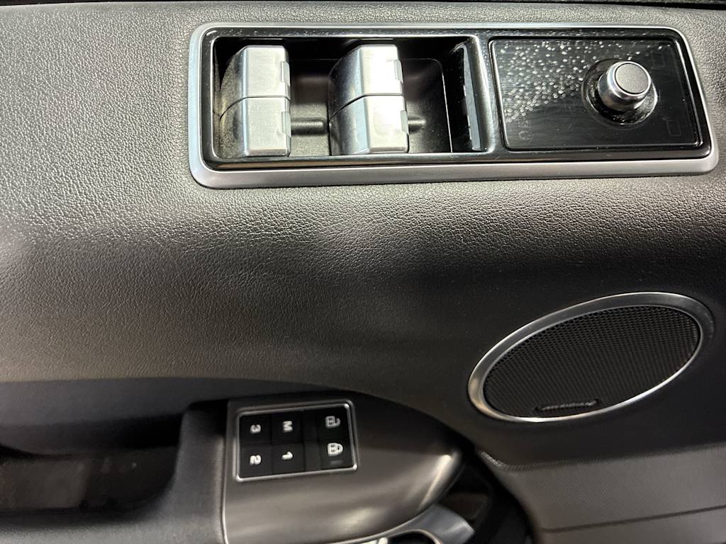 Thumbnail: 2021 Land Rover Range Rover Sport - 21