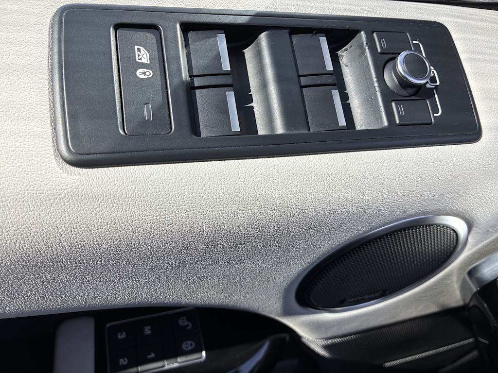 Thumbnail: 2016 Land Rover Range Rover Sport - 20