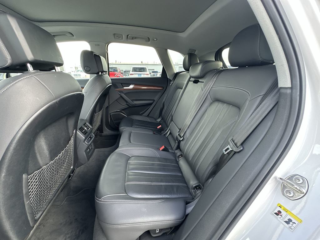 Thumbnail: 2023 Audi Q5 - 10