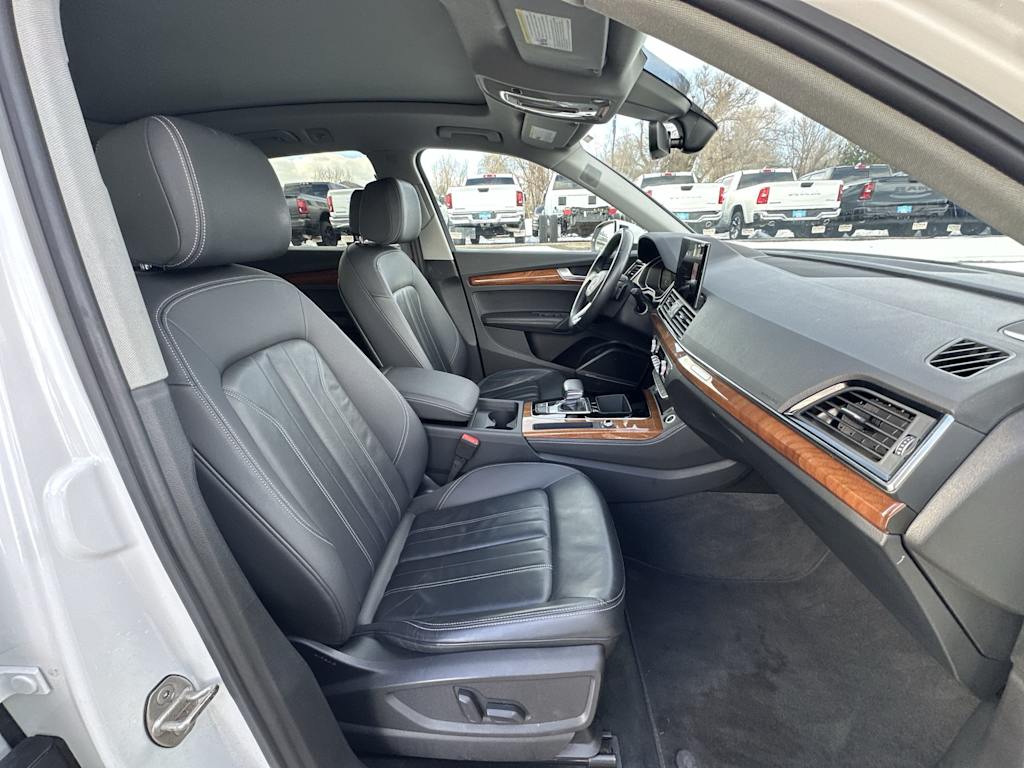 Thumbnail: 2023 Audi Q5 - 9