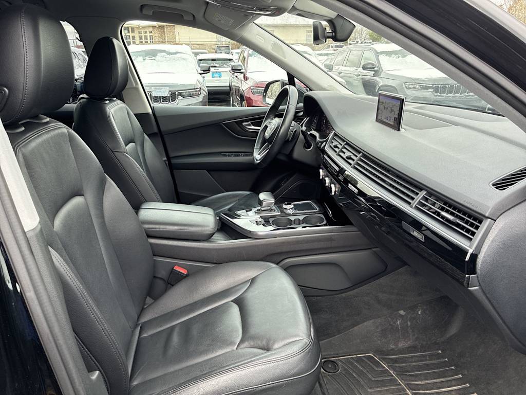 Thumbnail: 2019 Audi Q7 - 9