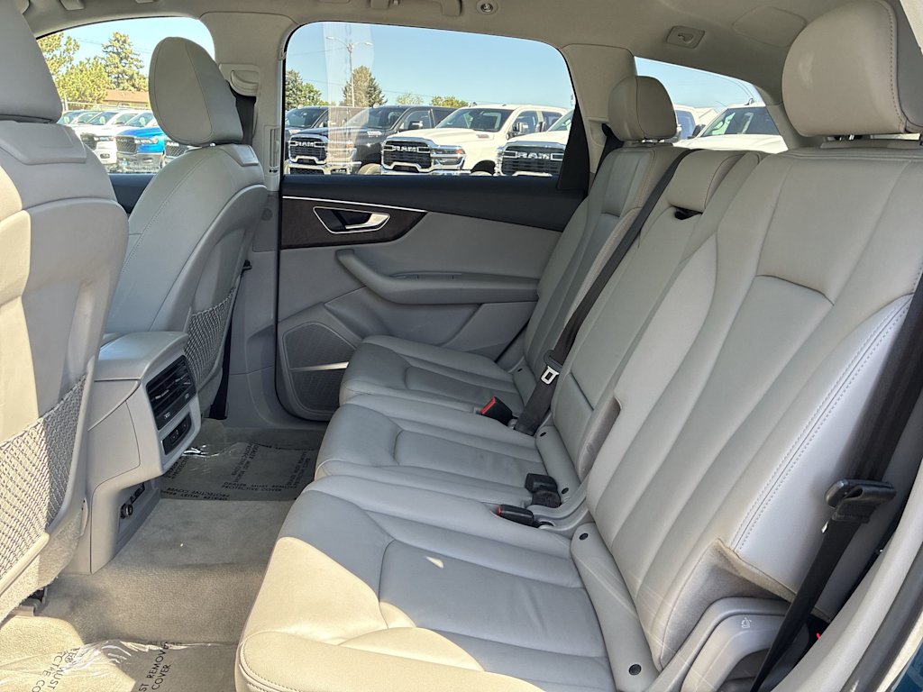 Thumbnail: 2021 Audi Q7 - 10