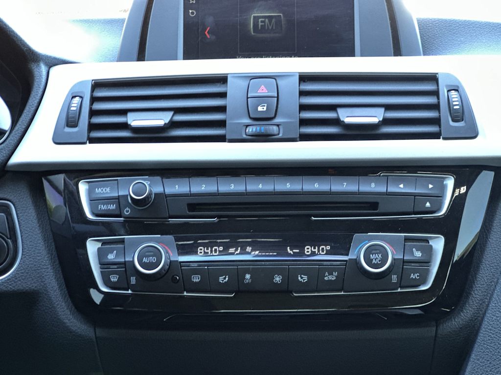 Thumbnail: 2018 BMW 3 Series - 22