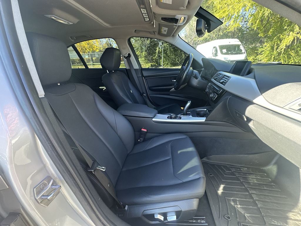 Thumbnail: 2018 BMW 3 Series - 10