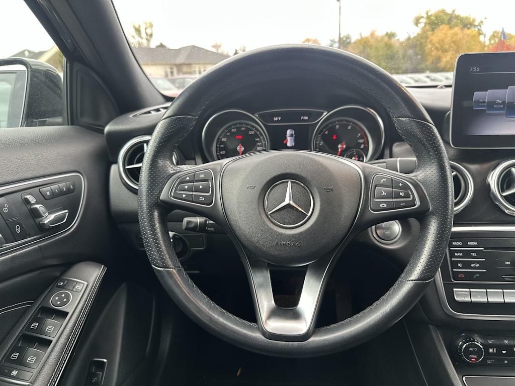 Thumbnail: 2019 Mercedes-Benz GLA - 2