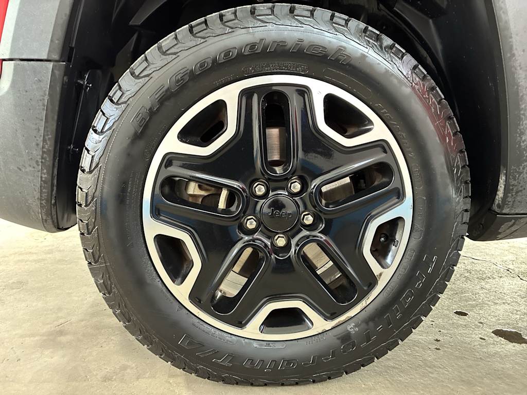 Thumbnail: 2017 Jeep Renegade - 6