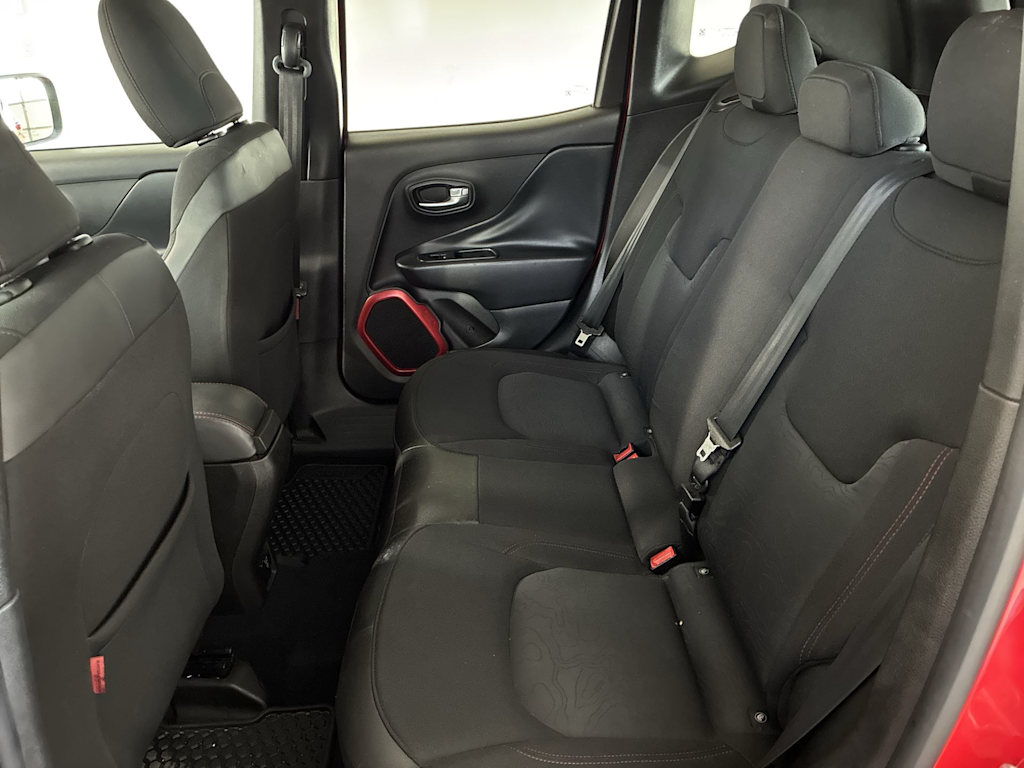 Thumbnail: 2017 Jeep Renegade - 9