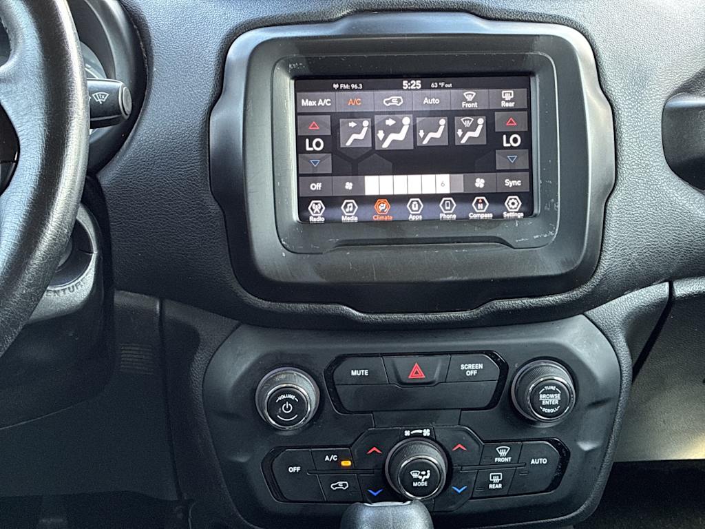 Thumbnail: 2019 Jeep Renegade - 22