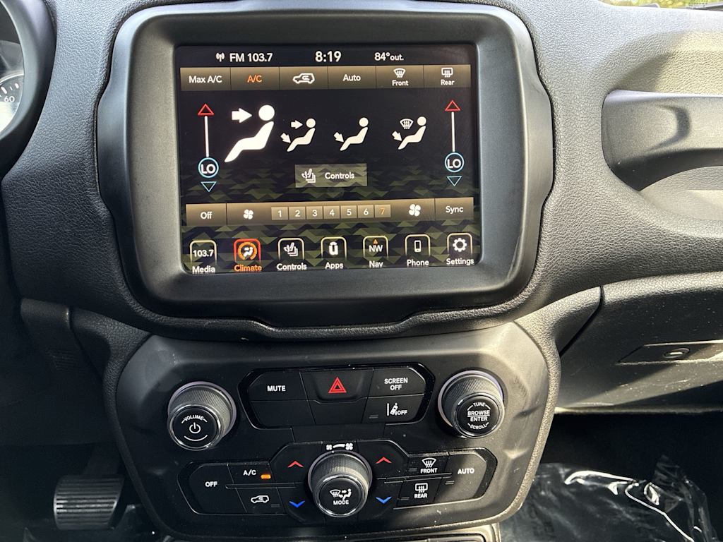 Thumbnail: 2022 Jeep Renegade - 23