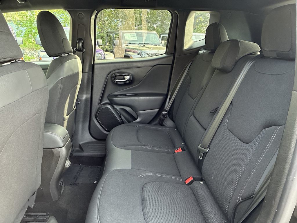Thumbnail: 2022 Jeep Renegade - 11
