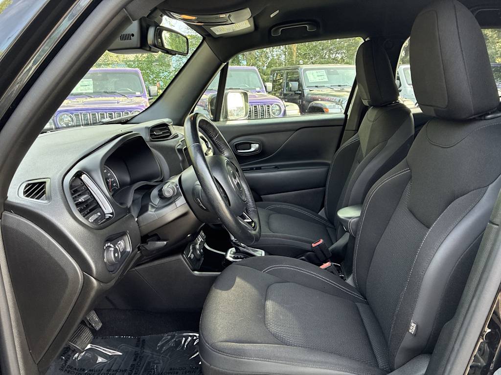 Thumbnail: 2022 Jeep Renegade - 9